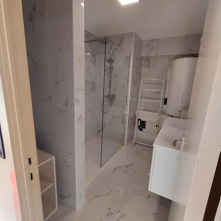 A Spacious And Modern 3-bedroom With Stunning Sea View T2 Apartment *