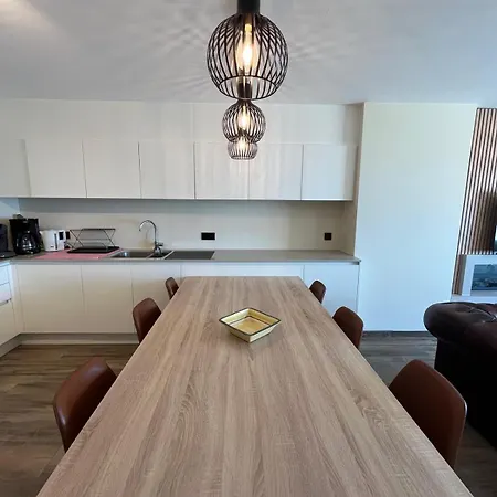A Spacious And Modern 3-bedroom With Stunning Sea View T2 아파트 오스텐드
