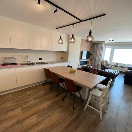 A Spacious And Modern 3-bedroom With Stunning Sea View T2 Apartment